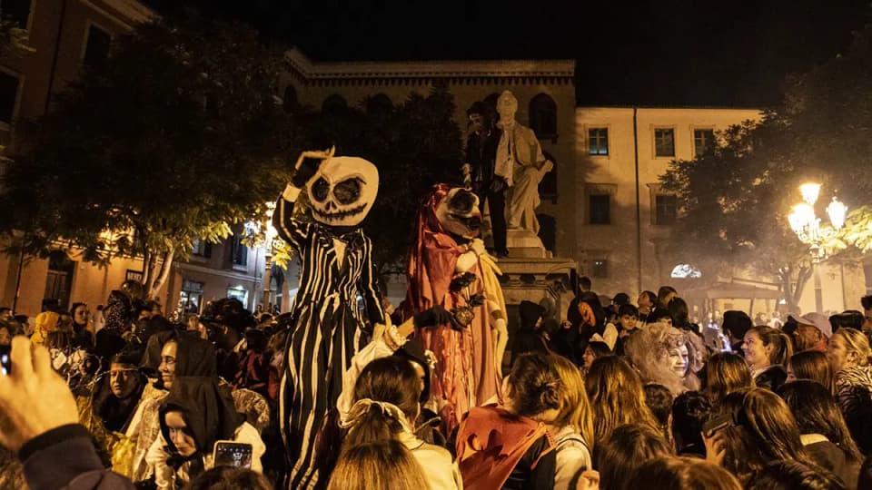 Copertina di Halloween a Sassari, il Villaggio torna in piazza Tola il 30 e 31 ottobre