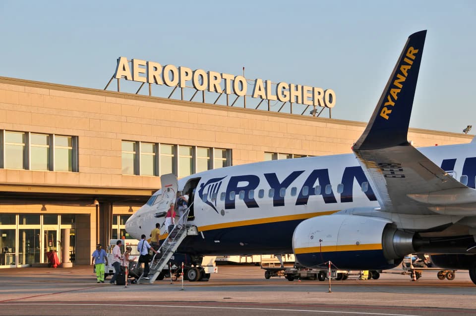 Copertina di Guasto alla rete Enav, ritardi e cancellazioni ad Alghero e Olbia