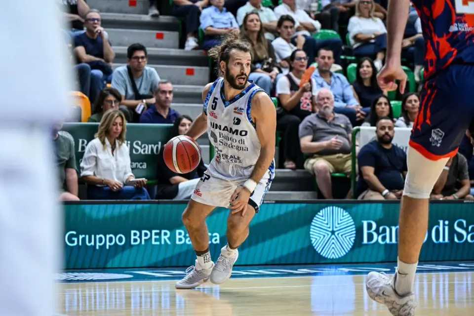 Copertina di Gemini Mestre-Dinamo Sassari 74-87: il Banco torna a vincere