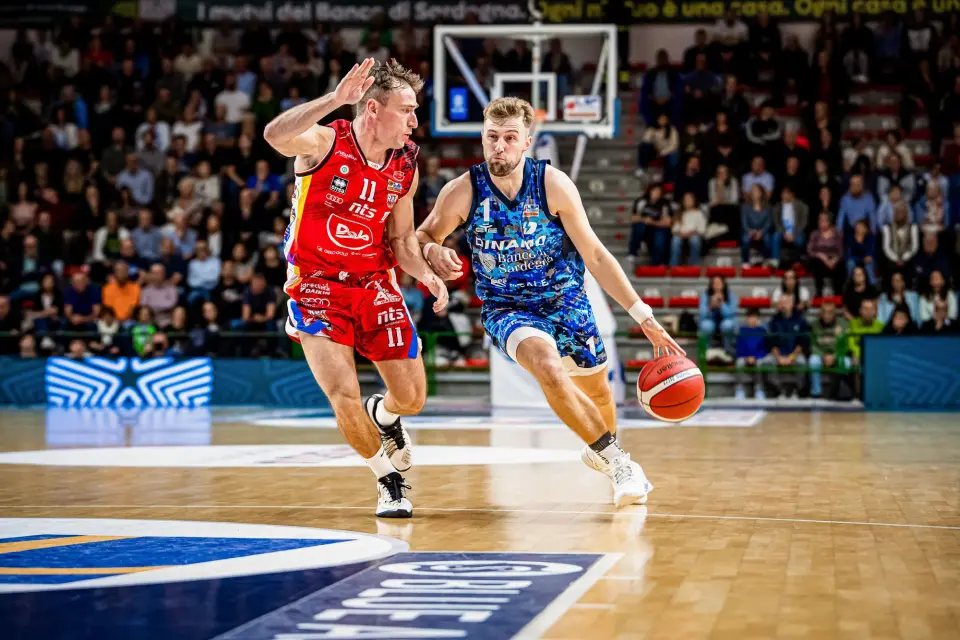 Copertina di Dinamo Sassari-Rimini 67-84: il Banco si ferma al PalaSerradimigni