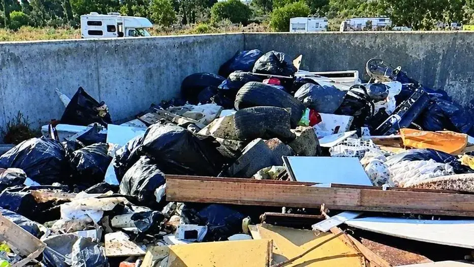 Copertina di Platamona, sequestrata una discarica con amianto su 15mila metri quadrati