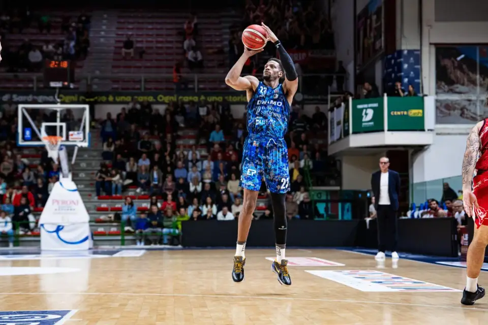Copertina di Ruvo-Dinamo Sassari 79-63: secondo ko consecutivo per il Banco