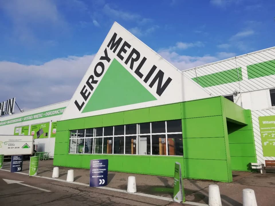 Cover image for Leroy Merlin is looking for weekend sales assistants for its new Sassari store