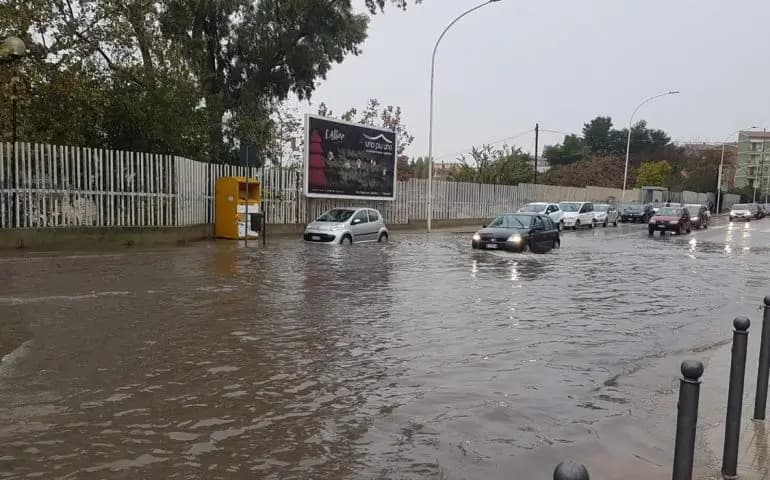 Copertina di Tempesta Adam, allagamenti e case evacuate in Sardegna: 97 interventi in coda