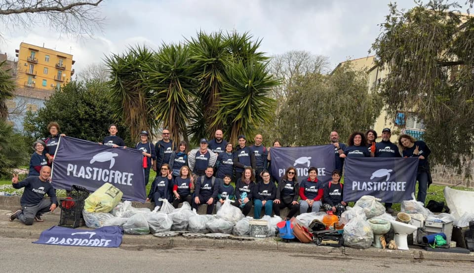 Copertina di Via Adelasia, sabato la pulizia delle scalinate con Plastic Free
