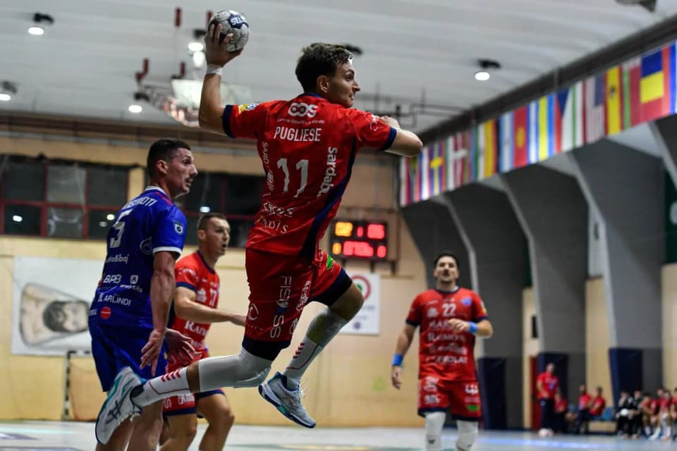 Copertina di Raimond Sassari al Round 3 di European Cup: Kastrioti battuto 40-27