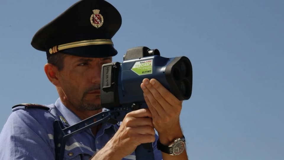 Copertina di Autovelox in Sardegna, il calendario dei controlli fino al 18 ottobre