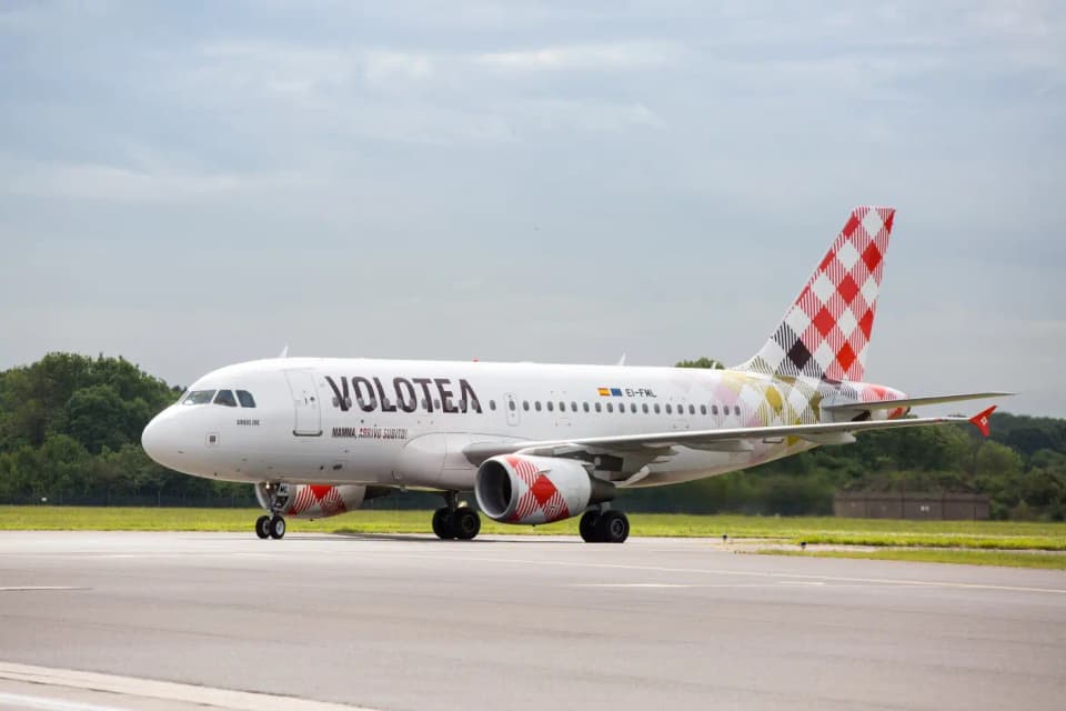 Copertina di Volotea cancella i voli Olbia-Madrid fino a metà dicembre